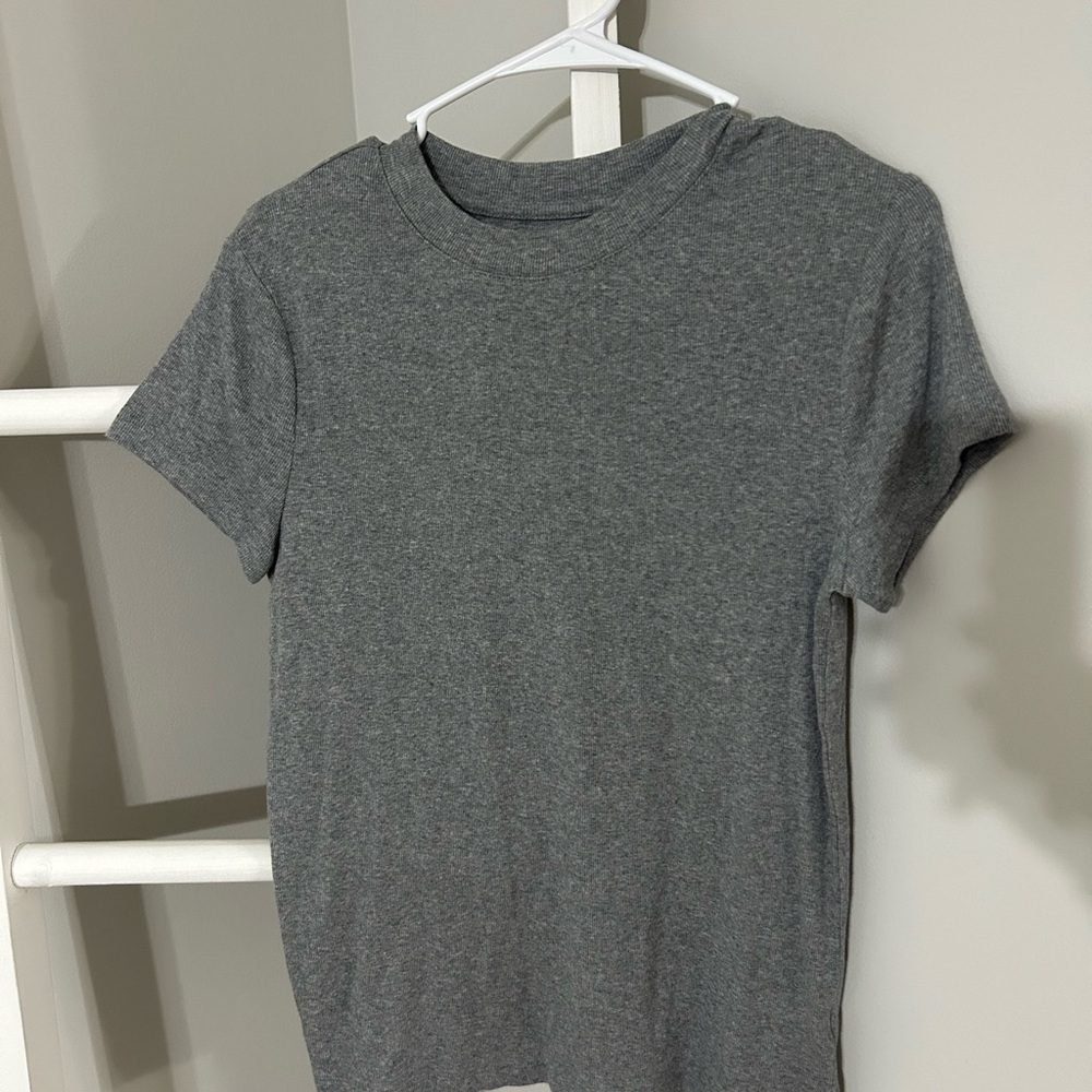 Gray women’s shirt